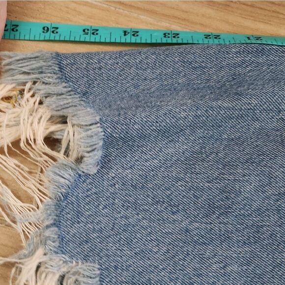 We the Free Distressed Jeans - Picture 4 of 9